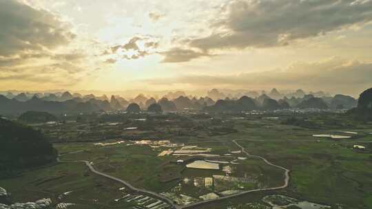 桂林山峰夕阳美景航拍