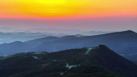 高山日落航拍