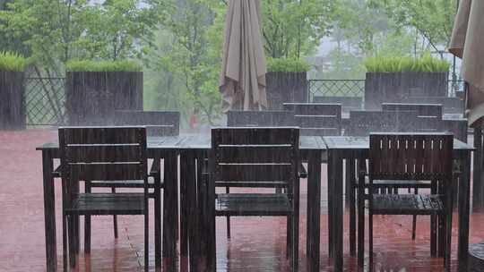 下雨天暴雨雨水大雨雨滴雨景视频素材模板下载