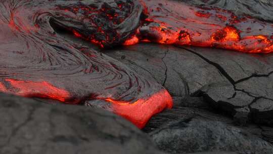 航拍火山岩浆流动