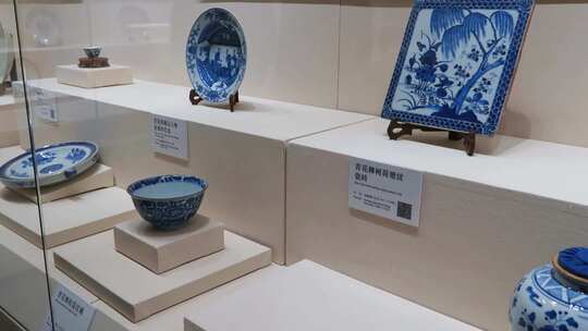 青花瓷瓷器古董文物博物馆瓷器展览