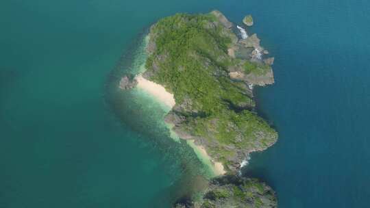 卡拉莫群岛海景，南卡马林斯，菲律宾。