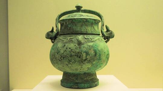 中国国家博物馆青铜卣商后期