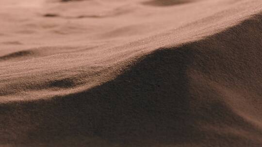 特写沙漠沙子吹动