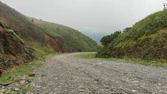 山区公路越野自驾汽车公路背景4k超清