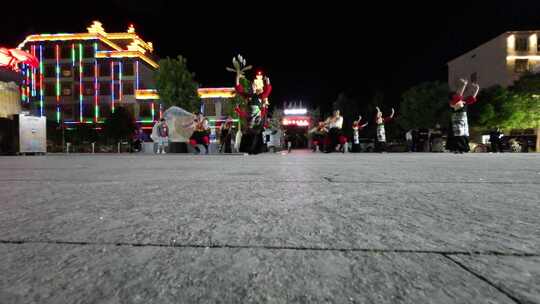 西藏察瓦龙藏民歌舞