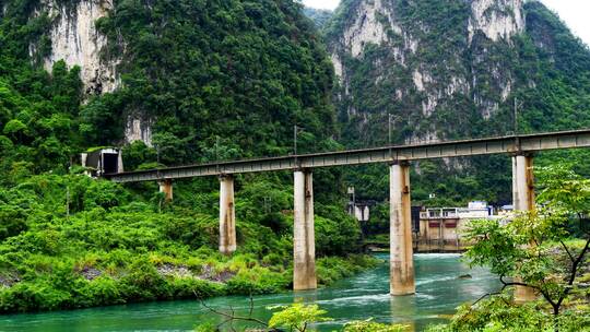 桥梁交通峡谷河流