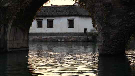 乌镇水乡小桥流水乌篷船名胜风景区