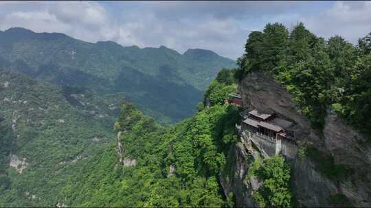 湖北武当山山腰航拍