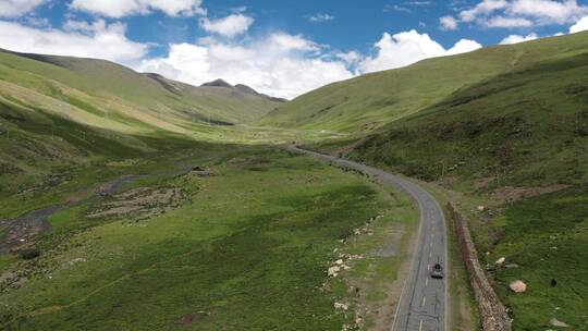 西藏山南市旷野自驾游旅行G560公路风光