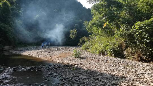 4K拍摄山谷溪水