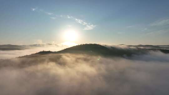 航拍黎明山川阳光云雾