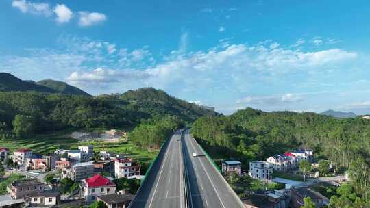 高速公路航拍道路车流