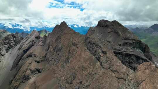 航拍四川阿坝小金大哇梁子火焰峰雪山风光