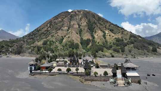 印尼爪哇岛布罗莫火山沙海航拍自然风光