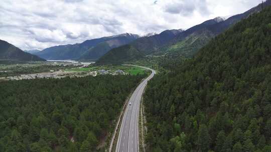 西藏林芝市林拉高速公路自然风光航拍