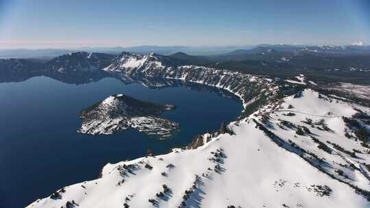 火山口，湖，岛，雪