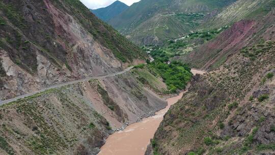 迪庆州澜沧江峡谷德维线公路自然风光