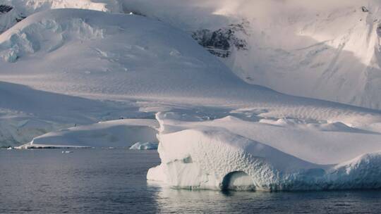 航拍南极大陆冰原