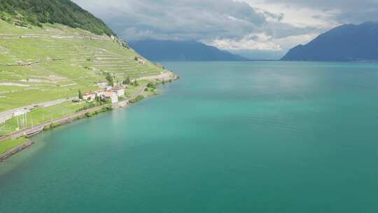 4k鸟瞰瑞士湖的旅游巡游