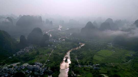 桂林阳朔精华段漓江风景区