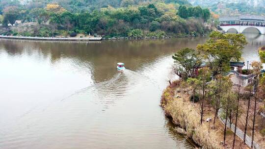 4k航拍景区游船游客