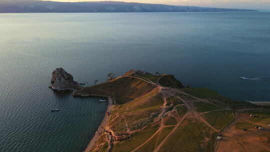 空中海角Burkhan是贝加尔湖上Olkhon岛西海岸的一个海角