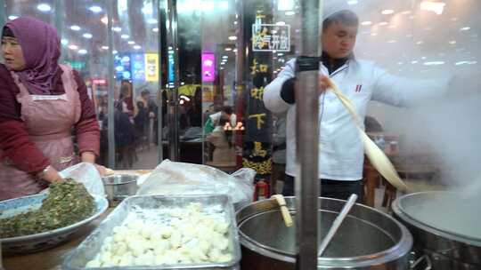 西安回民街小吃西安美食民生市井烟火气夜景