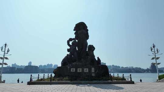 惠州市东江公园客家女雕像视频素材模板下载