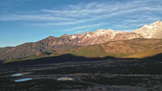 航拍云南玉龙雪山