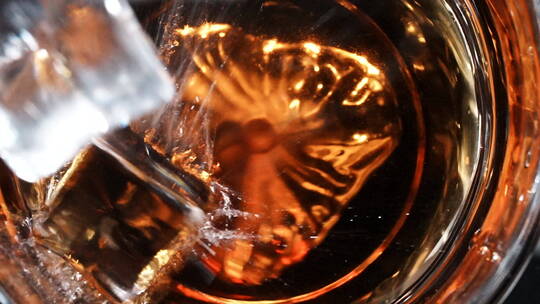 威士忌 洋酒 红酒 酒精液体 42210bitSlog3视频素材模板下载