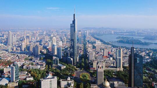 中国江苏南京紫峰大厦和城市天际线航拍