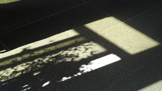 地上窗户光影阳光照射影子视频素材模板下载