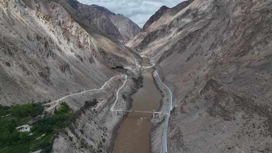 西藏八宿318国道怒江大峡谷航拍自然风光