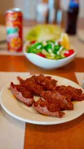 传统土耳其小吃生肉丸，Cig Kofte