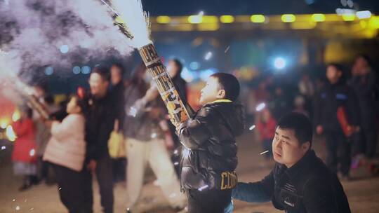 年末放烟花放孔明灯