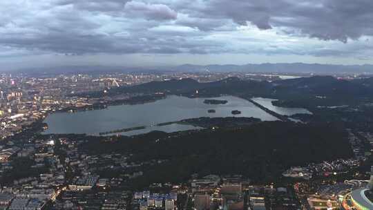 夏季台风天西湖航拍全景 一半城市一半自然