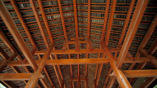 中式凉亭屋顶榫卯木结构