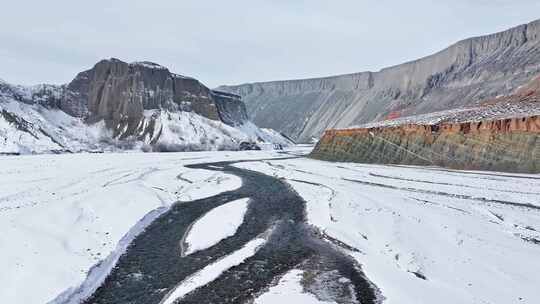 安集海大峡谷冬天雪天航拍风光