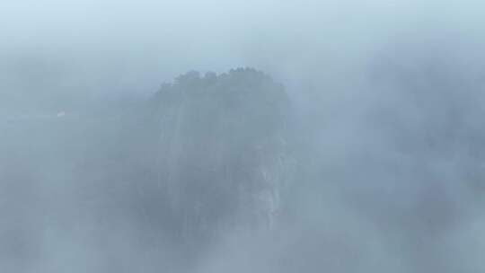 山峰云雾岩石航拍悬崖峭壁石崖特写石峰风光