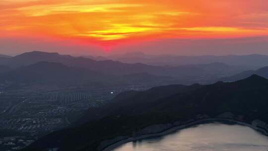 晚霞夕照泰山抽水蓄能水库