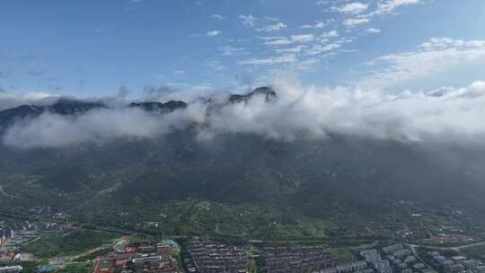 雨后泰山云雾缭绕视频素材模板下载