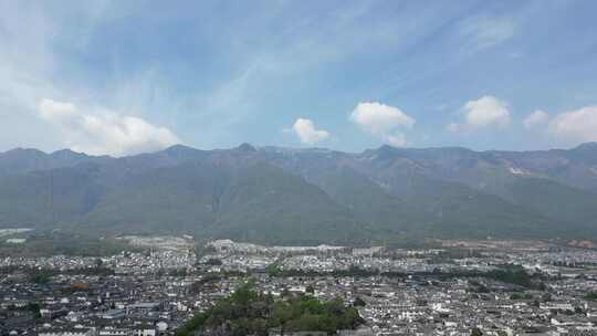 云南大理古镇苍山蓝天白云旅游