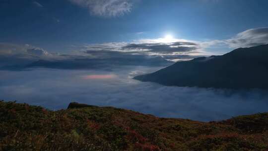 清晨云海日出云层山顶山林山峰云雾缭绕风景视频素材模板下载