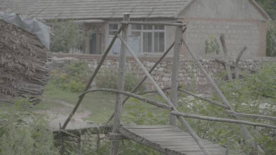 旧时农村的木桥log视频素材模板下载