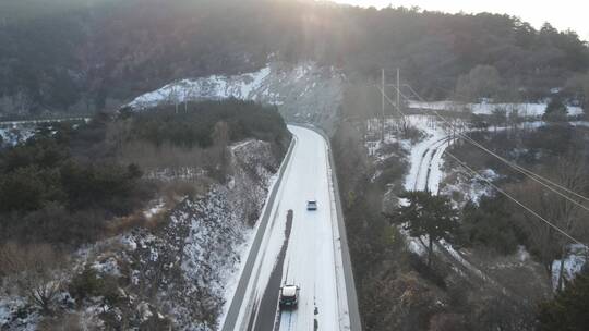 雪地行进的车6