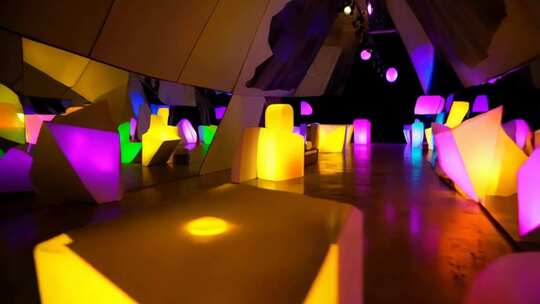 彩色光影艺术空间场景