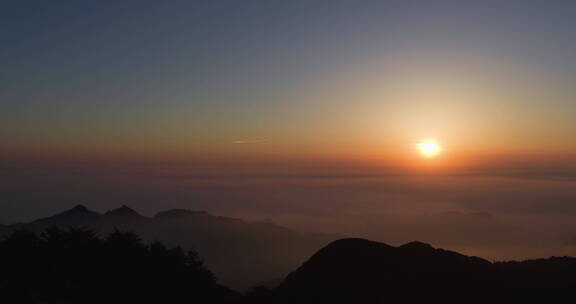 中国山东泰安泰山山顶风景风景区云海