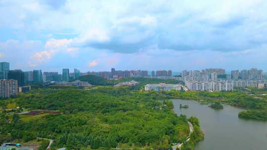 大气航拍贵阳观山湖公园绿植全景