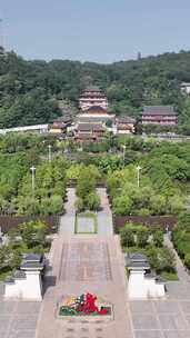 竖屏航拍湖北鄂州西山古灵泉寺